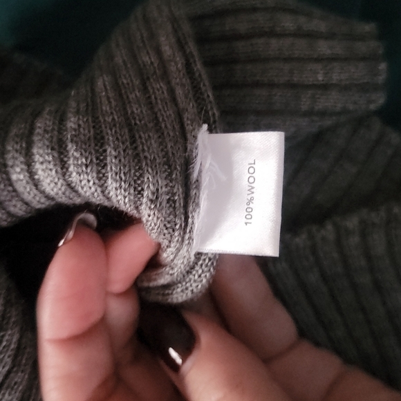 MIU MIU Knit Stretch Ribbed Wool Sweater Top - Picture 3 of 3